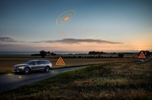 В Европе автомобили Volvo будут делиться информацией о скользких дорогах и потенциальных угрозах