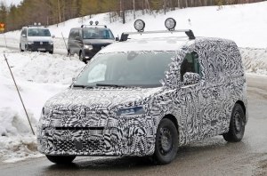 Volkswagen Caddy впервые засняли на тестах